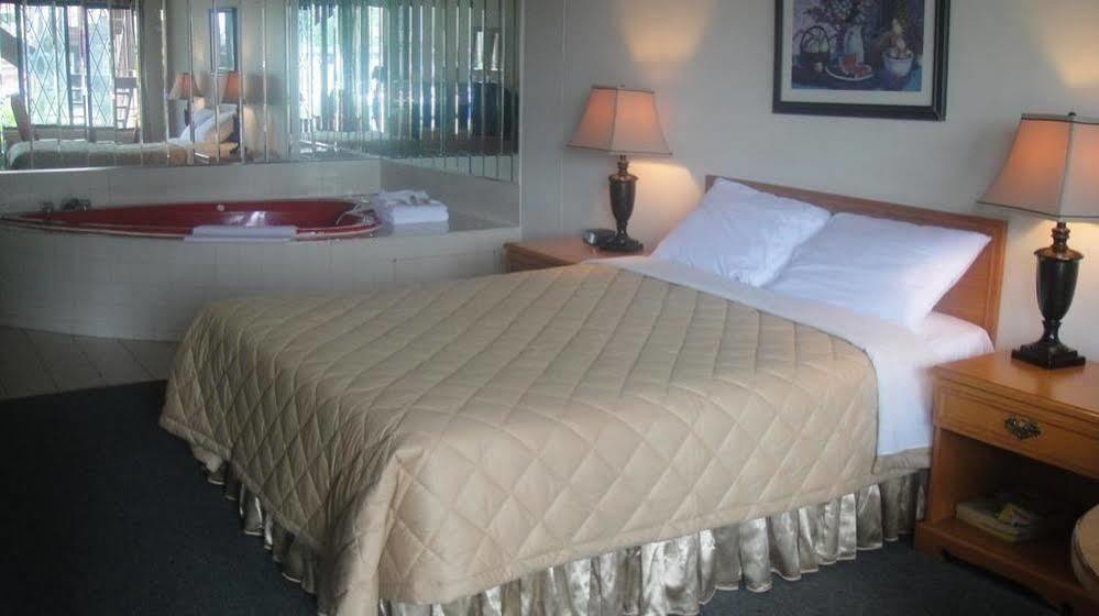 7 Days Inn Niagara Falls Extérieur photo